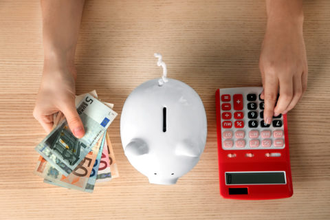 Risparmi sul conto corrente o salvadanaio